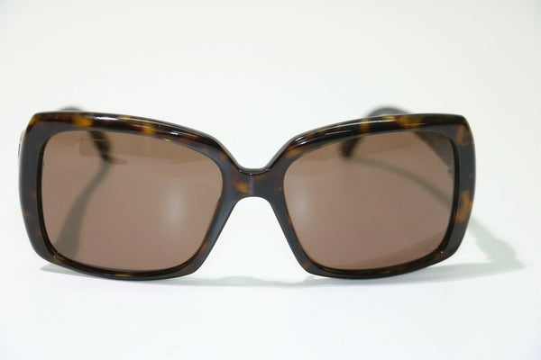 Ferragamo: 2199 Sunglasses in color 102/73 - Brown gradient lens