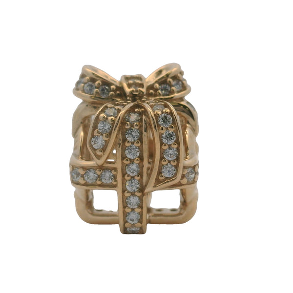 Charm deslizante espaciador "All Wrapped Up" de Pandora en oro amarillo sólido de 14 kt y circonitas cúbicas