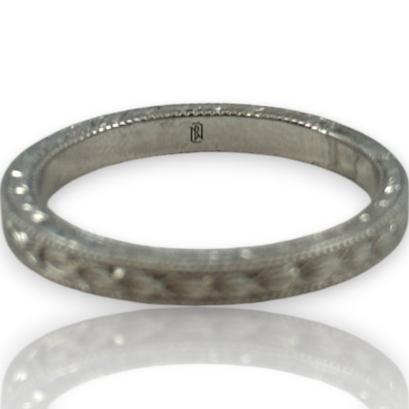 Anillo apilable Blue Nile de oro blanco macizo de 14 kt con milgrain de 2,5 mm y detalles de hojas, talla 7,75