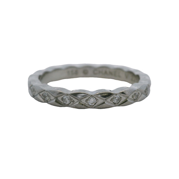 Chanel 18kt White Gold Coco Crush Quilted Pattern Eternity 0.34ctw Diamond Ring Size 8.5 58