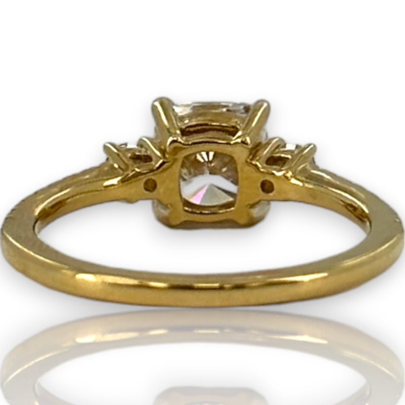 Brilliant Earth 18kt Yellow Gold Lab Grown VVS2 Princess Cut Diamond Engagement Ring with Round Accent Diamonds Size 5.5