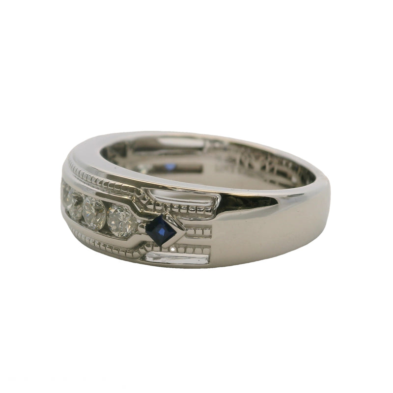 Anillo de banda ancha de 7,7 mm con diamantes y zafiros de 1 ctw. Colección Vera Wang Love para hombre, talla 10.