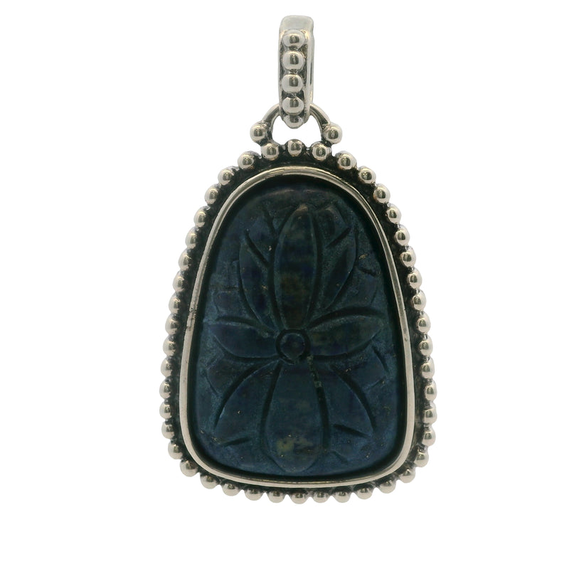 Colgante de plata de ley 925 con flor de sodalita tallada y borde granulado floral, fabricado en Tailandia.