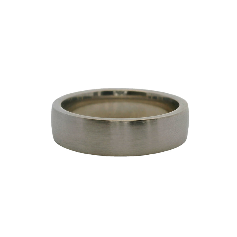 Anillo Blue Nile para hombre, de oro blanco macizo de 14 kt y 9,5 g, con acabado mate cepillado y banda cómoda de 6 mm.