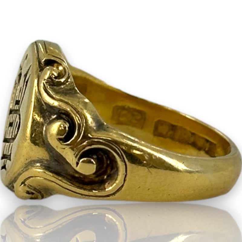Antique 1902 18kt Yellow Gold Engraved Signet Ring with Scroll Details Made in London