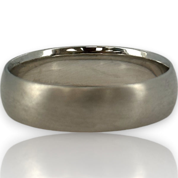 Anillo de bodas clásico Blue Nile mate de 6 mm en oro blanco cepillado macizo de 14 k, talla 10,5