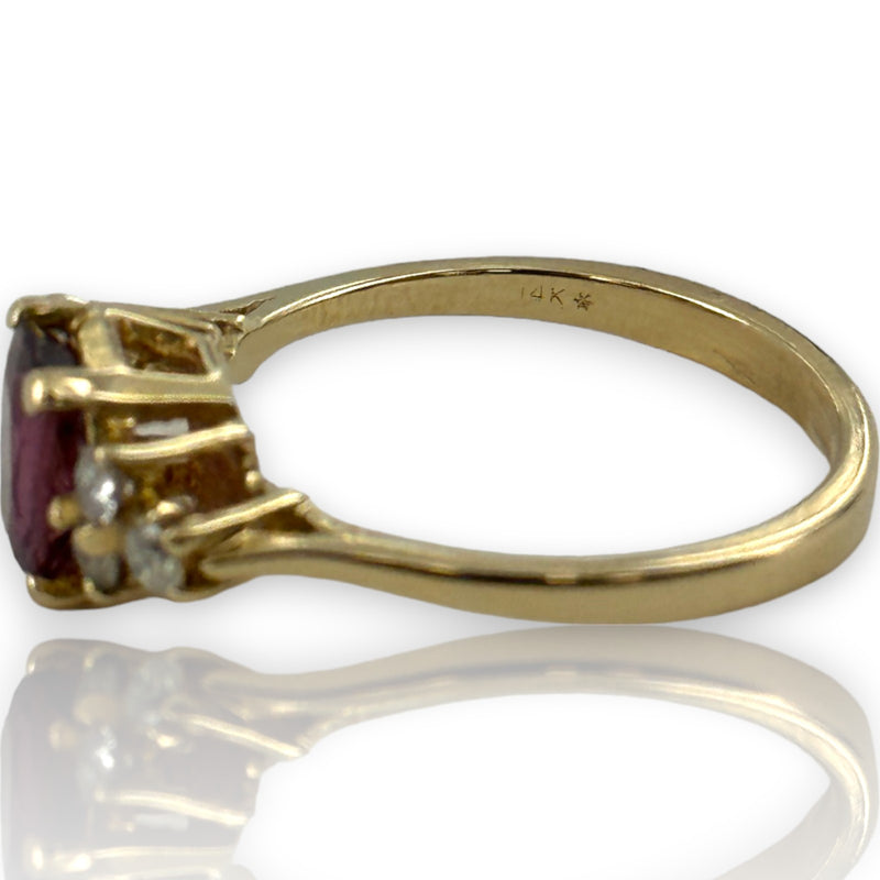 1950-70s Solid 14kt Yellow Gold Ruby Solitaire with Diamond Sides Cocktail Gemstone Ring Size 6.5