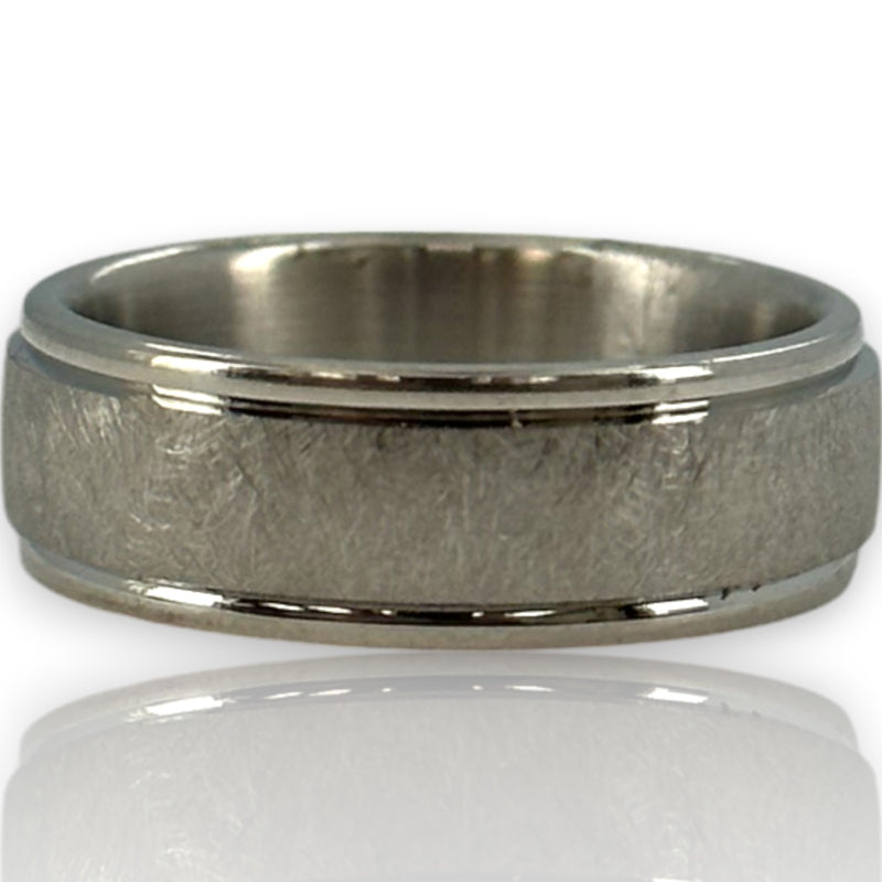 Anillo de bodas Blue Nile de 6,5 mm con acabado satinado cepillado y bordes pulidos en oro blanco macizo de 14 kt, talla 6