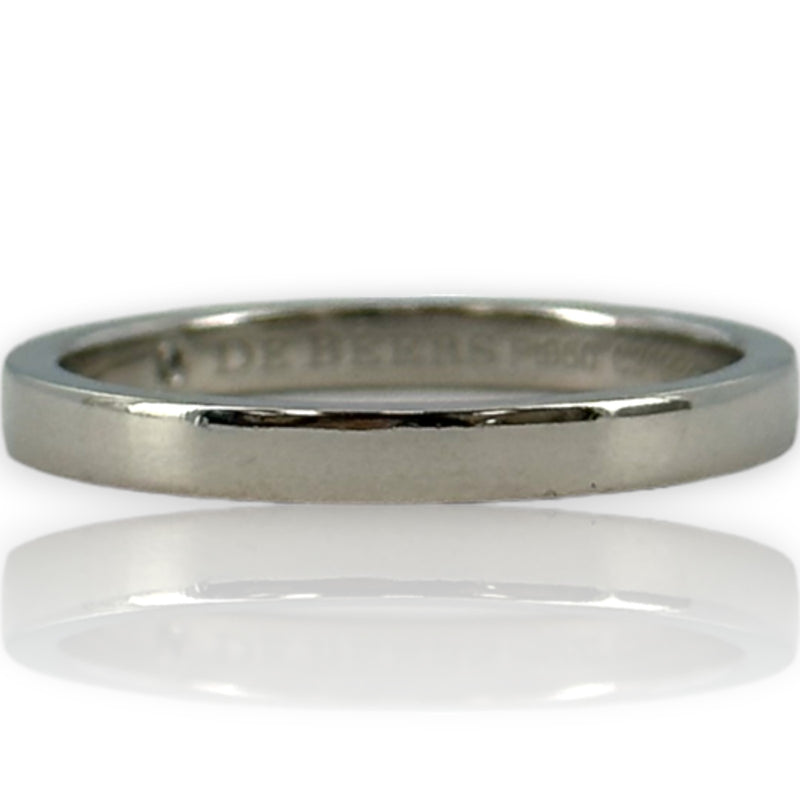 Alianza de boda clásica De Beers de platino 950 de 2,2 mm firmada con diamante en el interior