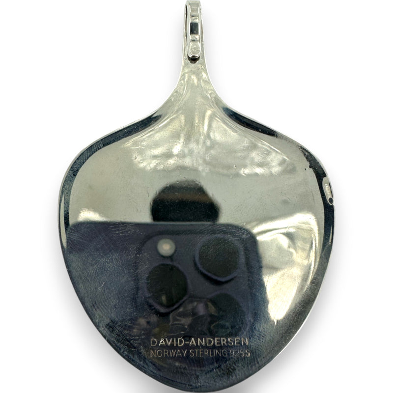 Colgante grande de hoja de plata de ley 925 de 33,4 g con bala abierta de Erik Blom para David Andersen. Fabricado en Noruega.
