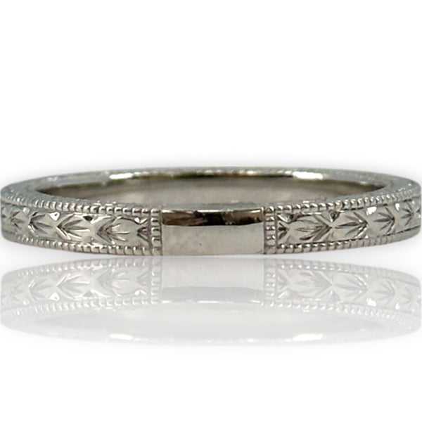 Anillo apilable Blue Nile de oro blanco macizo de 14 kt con milgrain de 2,5 mm y detalles de hojas, talla 7,75