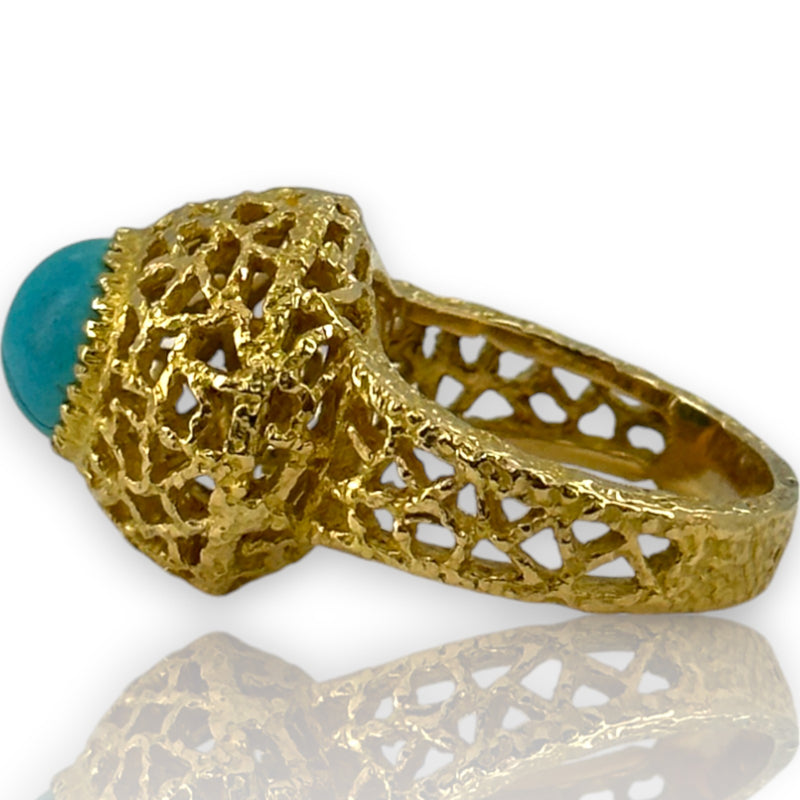 Vintage 1970-80s18kt Yellow Gold Openwork Hammered Finish Cocktail Ring with Cabochon Turquoise Size 8