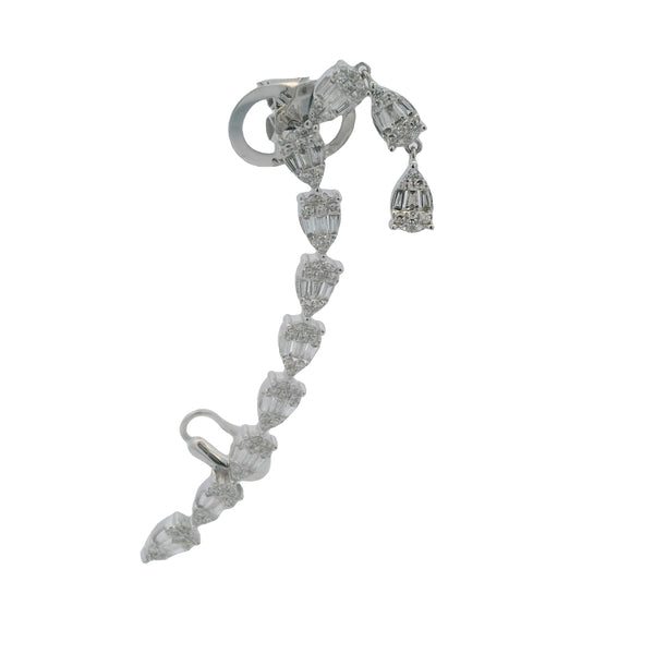 Pendiente colgante único de oro blanco macizo de 14 kt con diamantes talla baguette y redondos y brazalete tipo trepador.