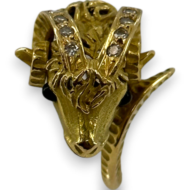 Vintage 1980s Solid 18kt Yellow Gold Detailed Ram's Head Ring with Diamond Horns and Onyx Eyes Size 6