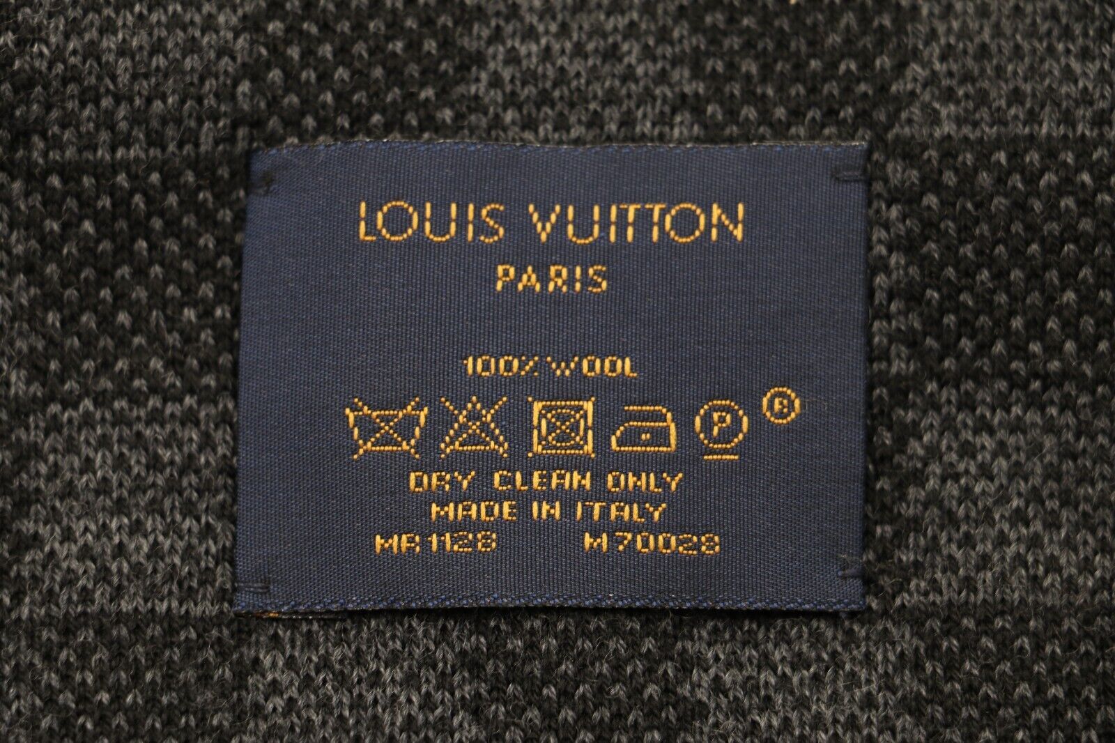 Louis Vuitton Petit Damier Scarf M70028 - Black – GEM Pawnbrokers