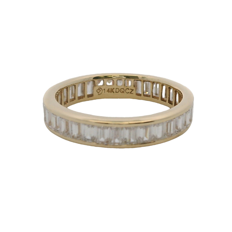 Anillo de eternidad de oro amarillo macizo de 14 kt y circonita cúbica engastada en canal con corte esmeralda, talla 8