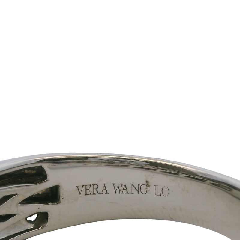 Alianza Vera Wang Love de oro blanco macizo de 14 kt de 7 mm con diamante negro de 0,5 ct con montura al ras, talla 10,5
