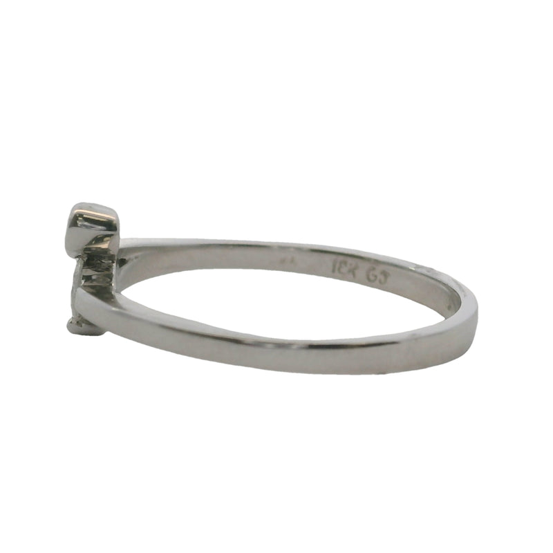 Anillo solitario apilable de oro blanco de 18 kt y diamante de 0,11 ct, talla 6