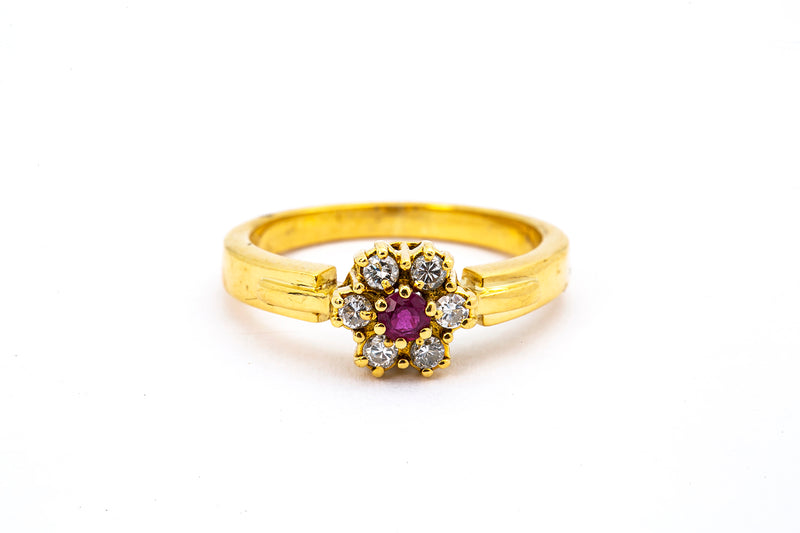 Vintage Ruby & Diamond Flower Cluster Yellow Gold 18k 750 Ring Size 6