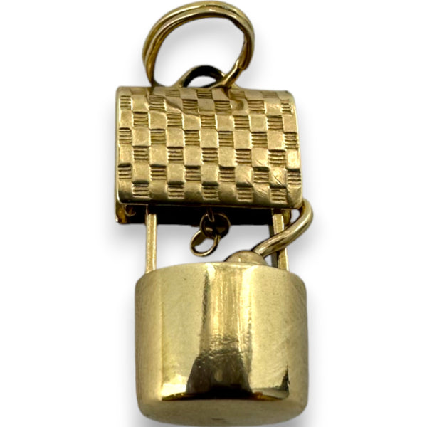 Vintage Wishing Well Good Luck Charm Pendant Solid 14kt Yellow Gold