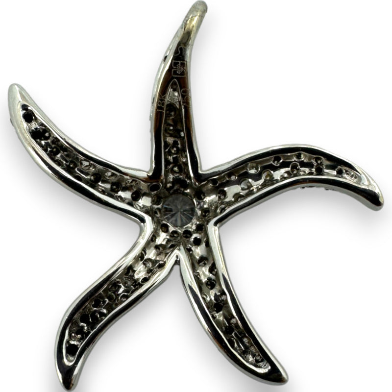Colgante de estrella de mar de Hammermen Brothers en oro blanco macizo de 18 kt y diamantes con diamantes casi incoloros.