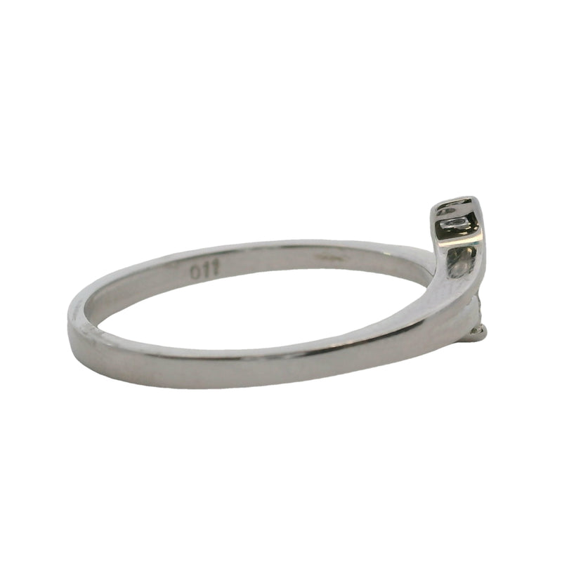 Anillo solitario apilable de oro blanco de 18 kt y diamante de 0,11 ct, talla 6