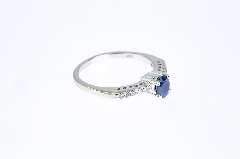 Nissko 14kt Solid White Gold and 5.2mm Oval Sapphire Ring with Diamond Accents Size 5.5