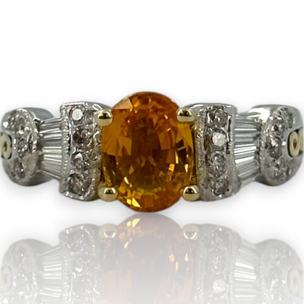 Anillo SBT Imports de oro blanco y amarillo de 14 kt con zafiro naranja ovalado y diamante talla 8