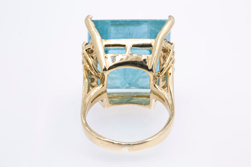 Vintage 1970-80s Solid 14kt Yellow Gold Cocktail Ring with Large 16.7mm Square Step-Cut Aquamarine and 12 Accent Diamonds Size 5.5