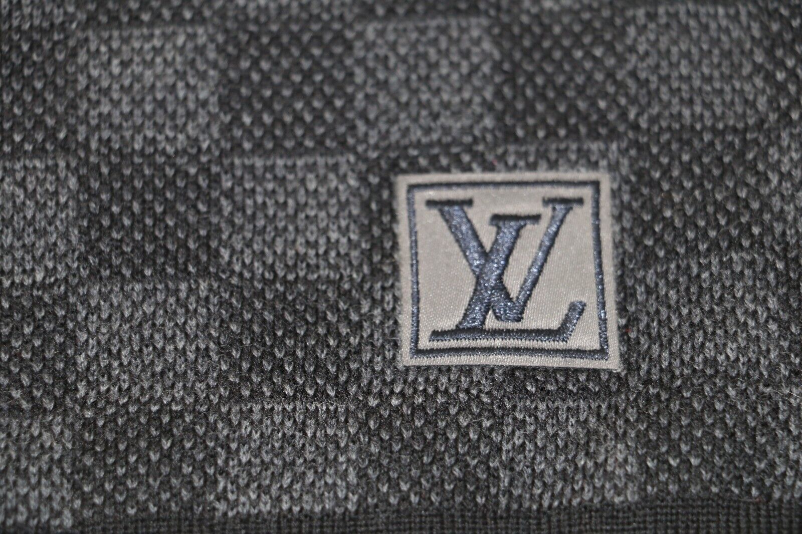 Louis Vuitton Petit Damier Scarf M70028 - Black – GEM Pawnbrokers