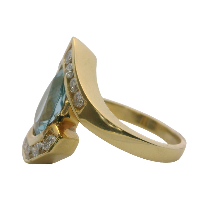 Vintage Solid 18kt Yellow Gold Blue Topaz and Diamond Statement Large Cocktail Ring