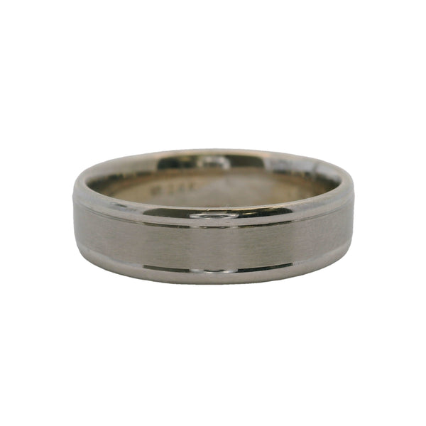 Anillo de oro blanco macizo de 14 kt de Blue Nile de 6 mm con banda delineada, acabado satinado y cepillado mate, talla 11