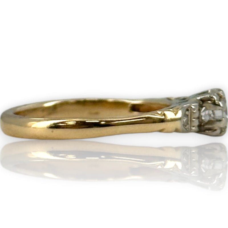 Antique 1930s 14kt Yellow Gold VVS 0.20ct Diamond Solitaire Ring with Single-Cut Diamond Side Buckle Accents Size 3