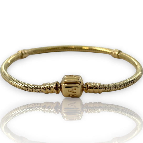 Pandora Moments Collection Pulsera de cadena de serpiente de oro amarillo macizo de 14 quilates con topes para dijes y cierre cilíndrico Longitud 7".