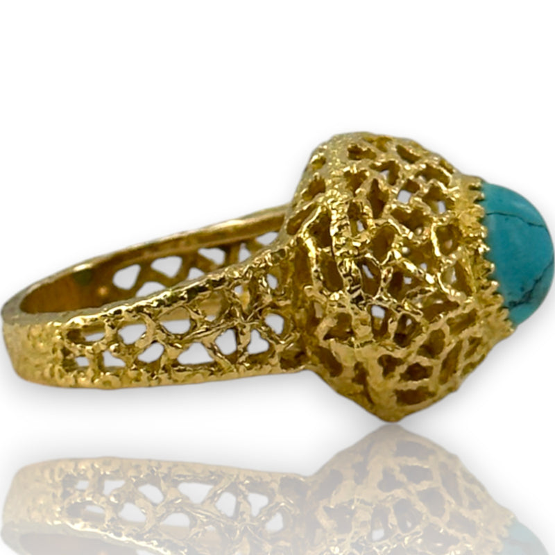 Vintage 1970-80s18kt Yellow Gold Openwork Hammered Finish Cocktail Ring with Cabochon Turquoise Size 8