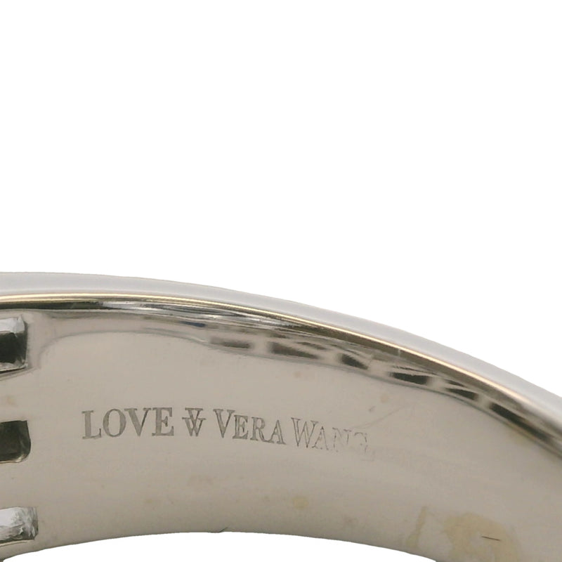 Anillo de banda ancha de 7,7 mm con diamantes y zafiros de 1 ctw. Colección Vera Wang Love para hombre, talla 10.