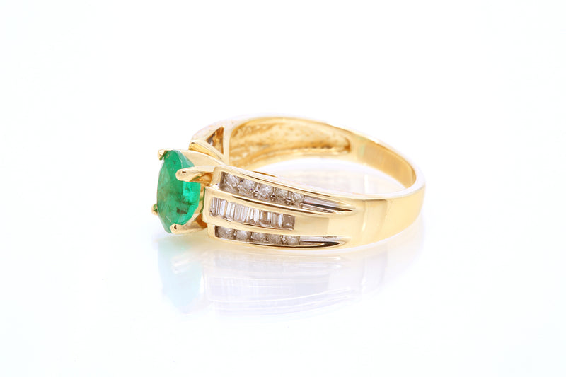 Oval Emerald Gemstone & Diamond Accent Cocktail Ring 14k 585 Yellow Gold Size 7