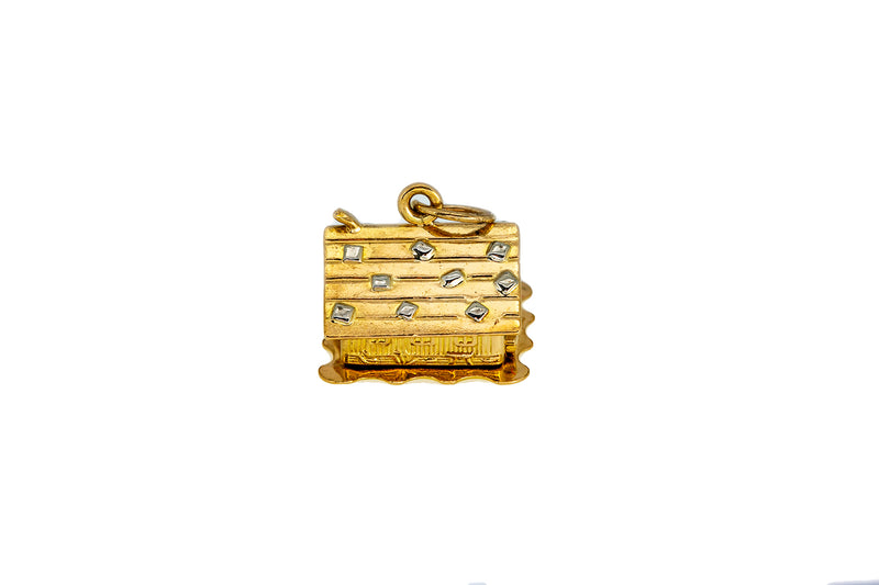 Vintage CB Cottage Farm House Open Lock Charm 18K 750 Yellow Gold Home Pendant