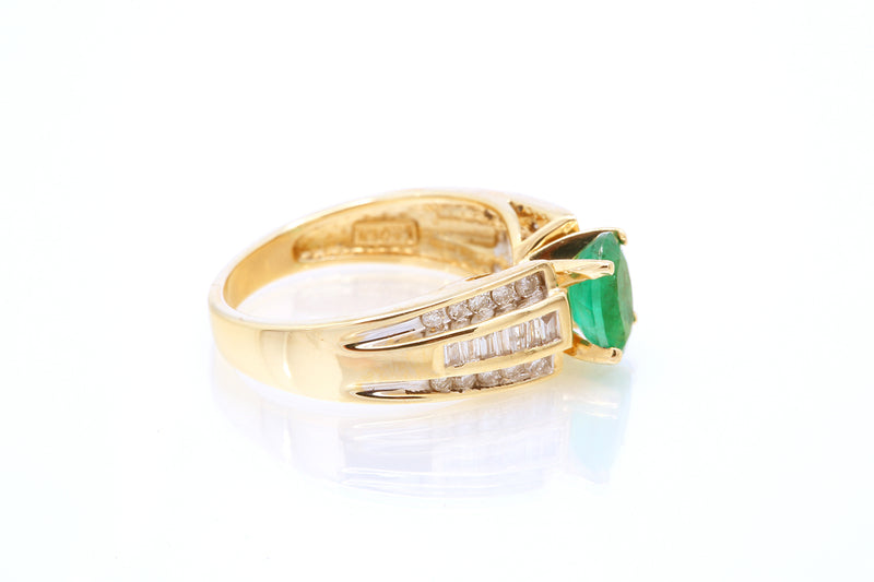 Oval Emerald Gemstone & Diamond Accent Cocktail Ring 14k 585 Yellow Gold Size 7