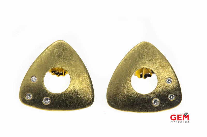 Seto Sandblast Satin Diamond Open Triangle 18K 750 Yellow Gold Earrings