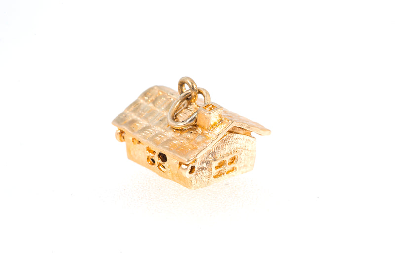 Vintage Cabin Home Couple in Bed 14k 585 Yellow Gold Charm Pendant